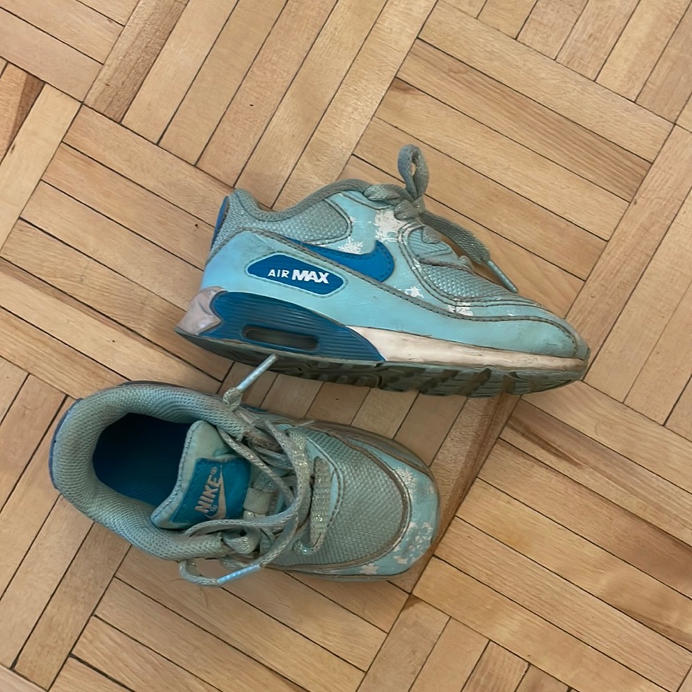 Nike frozen themed toddler air max size8 c - 14 cm